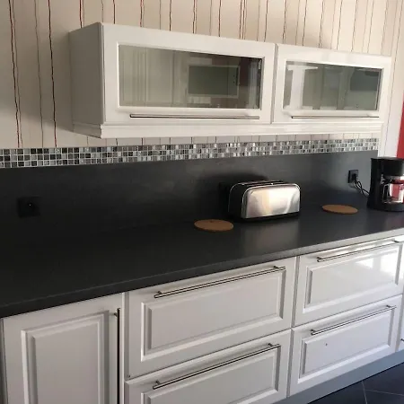 Grande Maison Familiale * Шатлайон-Плаж